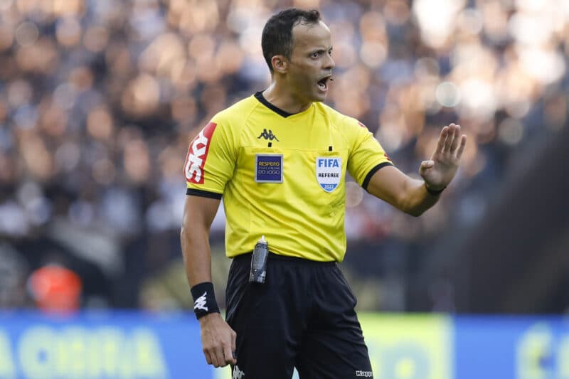 Sávio Pereira Sampaoli em jogo do Brasileirão; árbitro apitará Flamengo x Fortaleza