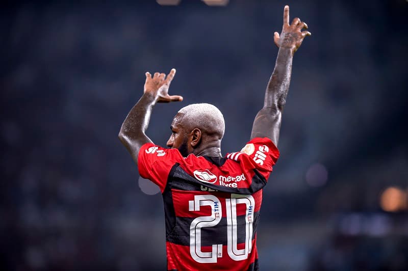 Gerson celebra um dos quatro gols no Vasco