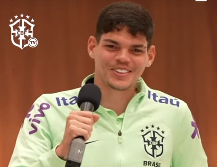 Ayrton Lucas conta piadas ruins na concentração da Seleção Brasileira