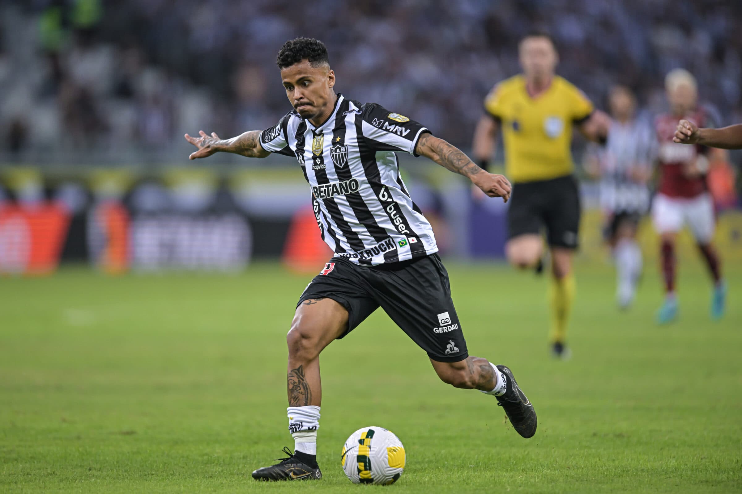 Allan, jogador do Atlético-MG que interessa ao Flamengo