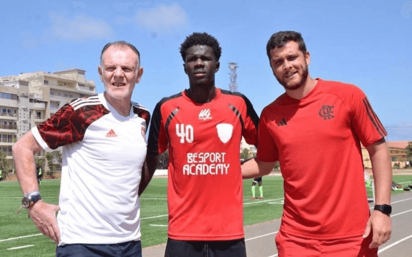 Flamengo amplia busca por talentos e envia scout para a África