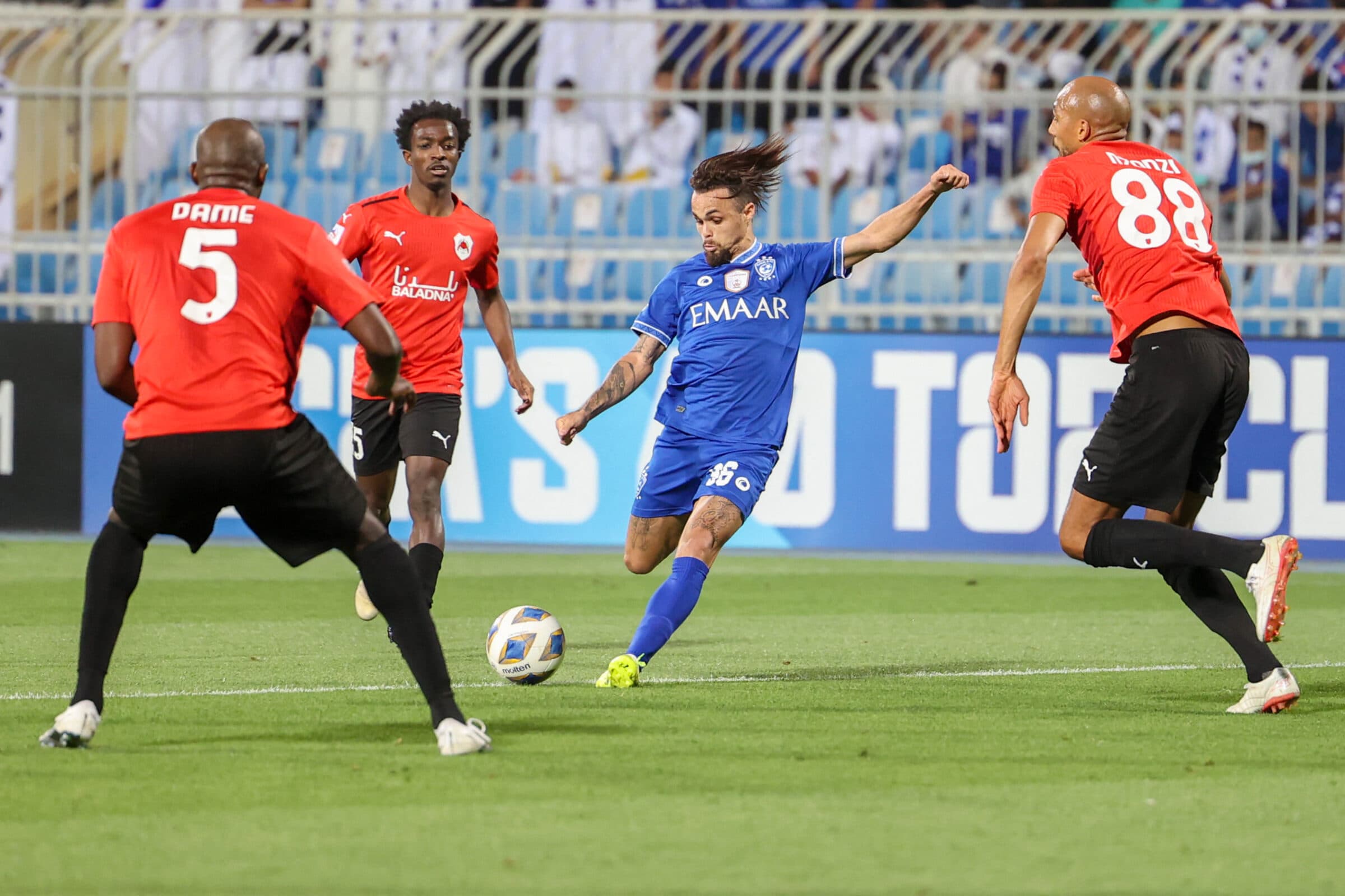 Avassalador no mercado, futebol árabe tem seduzido atletas do Flamengo