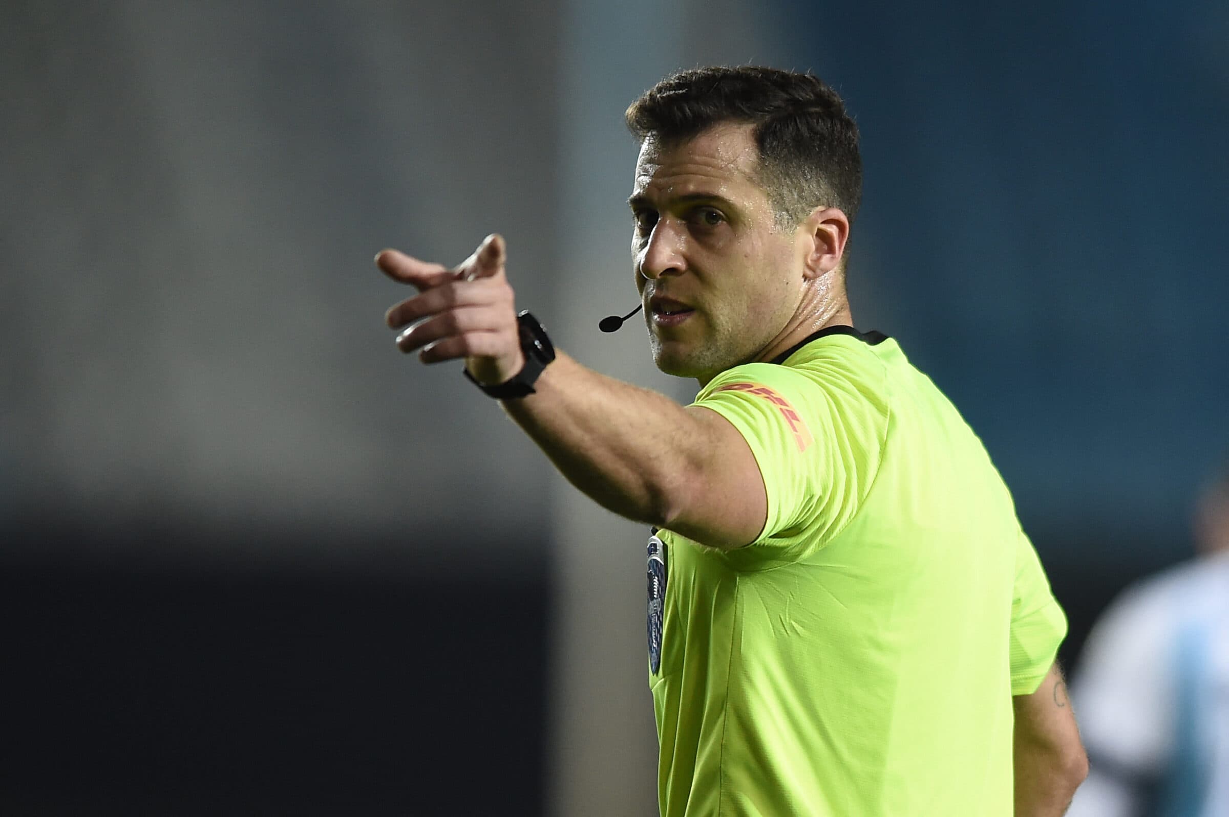 Gustavo Tejera, juiz uruguaio que apitará Flamengo x Racing