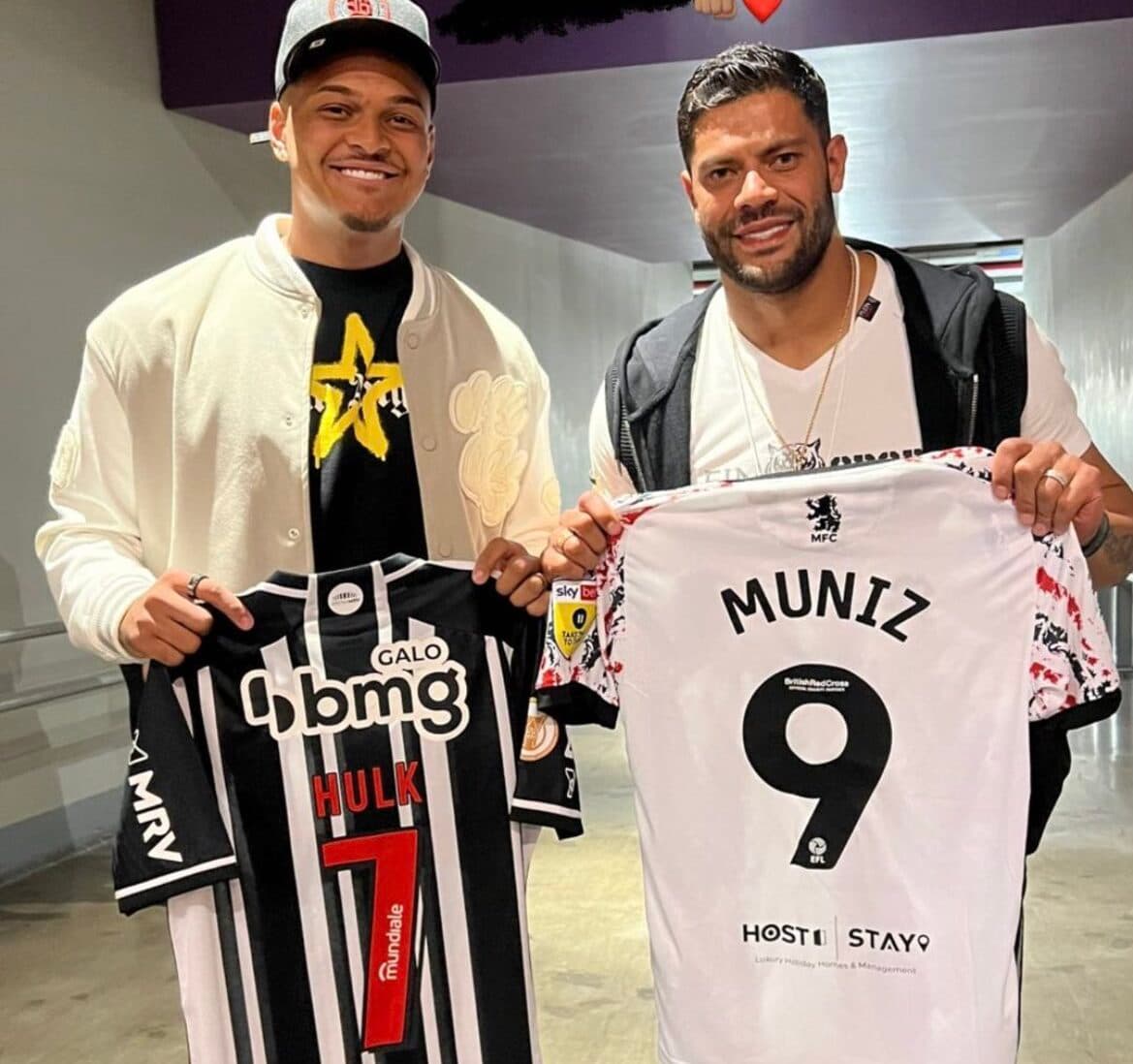 Cria do Flamengo, Rodrigo Muniz vai ao jogo do Atlético-MG e se declara a Hulk