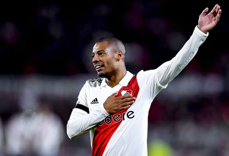 De La Cruz com a camisa do River; Flamengo espera contratar atleta, jogo contra o Aucas pela Libertadores e as últimas notícias