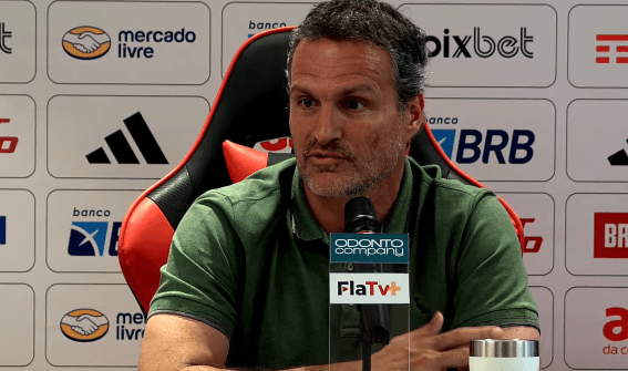 Bruno Spindel em coletiva do Flamengo; Dirigente questiona CBF por afastar árbitro André Luiz Skettino