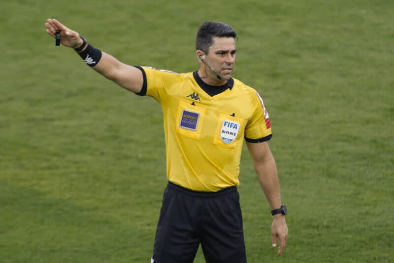 Flavio Rodrigues de Souza apita Flamengo x Atlético-MG pelo Brasileirão