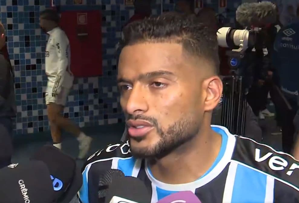 Reinaldo, do Grêmio, não joga a toalha e confia na classificação contra o Flamengo