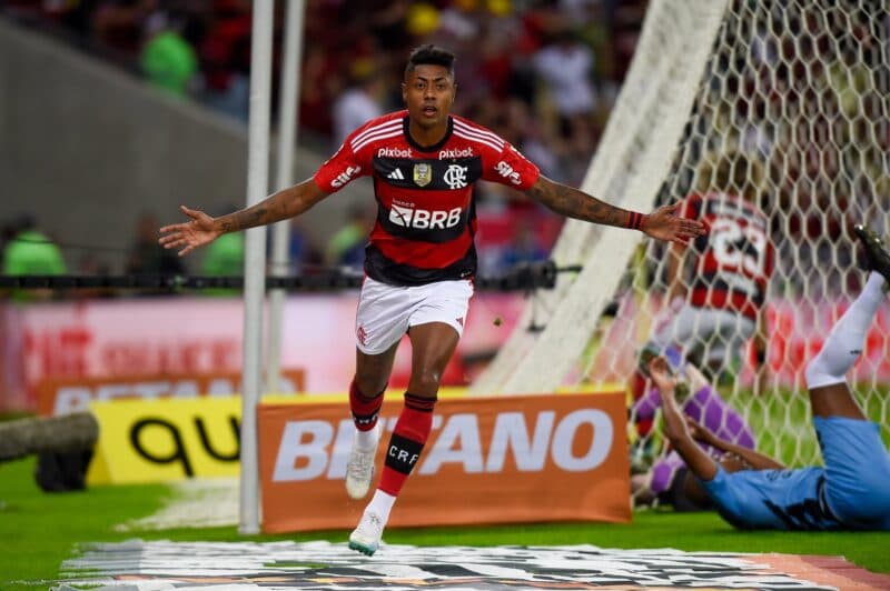 Bruno Henrique comemora gol pelo Flamengo; investigação de Paquetá, jogo contra o Internacional e as últimas notícias