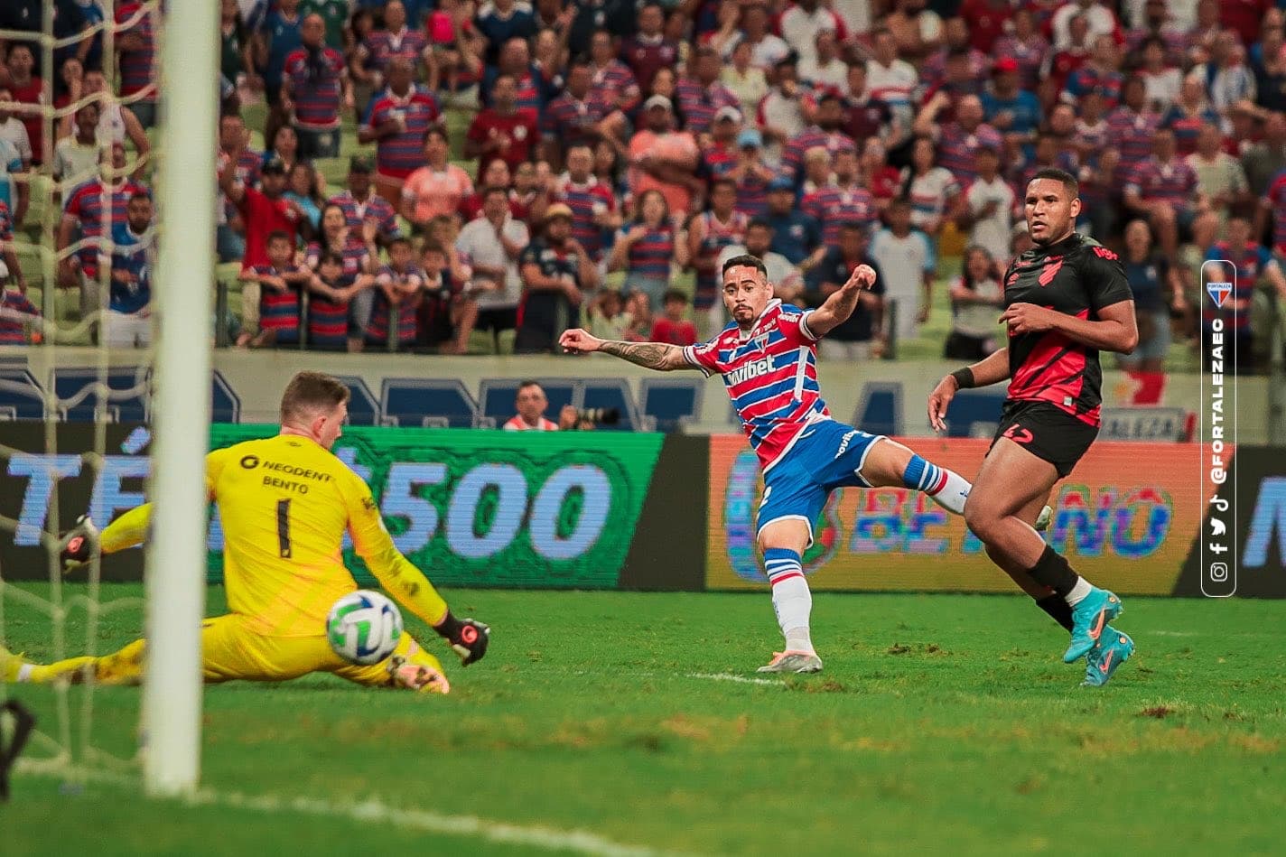 Athletico-PR poupa titulares e perde para Fortaleza antes de jogo com Flamengo