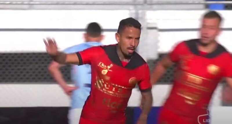 Ex-Flamengo marca gol da vitória na Bolívia