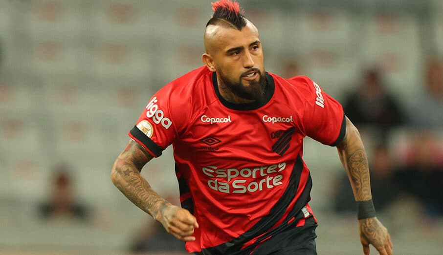 Vidal afirma querer Libertadores e alfineta Flamengo: 'Uma revanche'