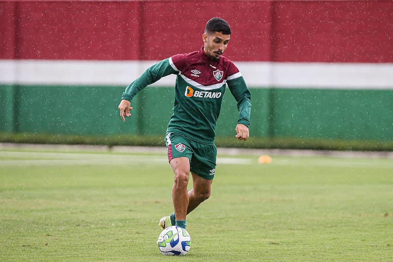 Reforço do Fluminense descreve clássico com Flamengo: "Campeonato a parte"