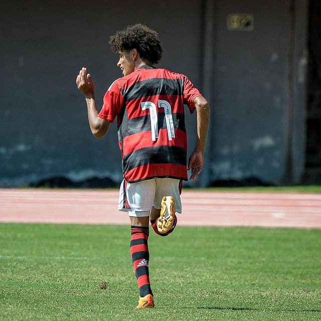 Flamengo elimina Palmeiras e chega à final de torneio de base