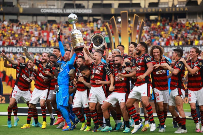 Com o domínio brasileiro na Libertadores, principalmente com Flamengo e Palmeiras, Tim Vickery vê o campeonato virando "Pan-Americano"