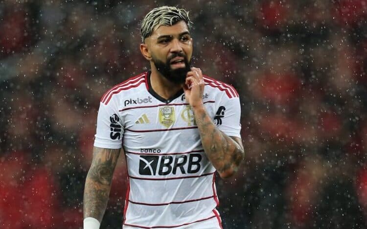 Gabigol em jogo do Flamengo; Mauro Cezar Pereira detona atuação do atacante contra o Corinthians