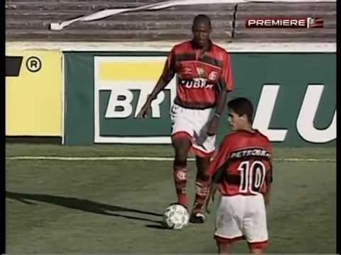 Flamengo x Corinthians em 1998. Última vez que o clube enfrentou técnico da Seleção Brasileira, venceu de goleada. Enfrentando Diniz, terá nova oportunidade no Fla x Flu.