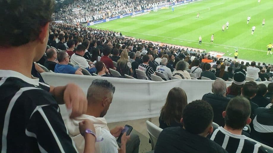 Léo Moura na Arena Corinthians