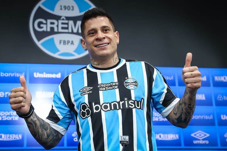 Grêmio inscreve contratação de peso e ganha reforço contra Flamengo na Copa do Brasil