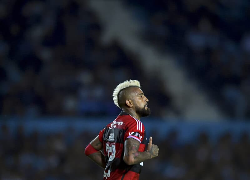 Arturo Vidal jogando a Copa Libertadores pelo Flamengo
