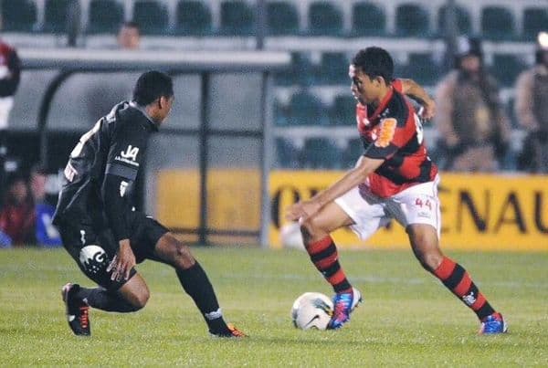 thiago medeiros flamengo figueirense