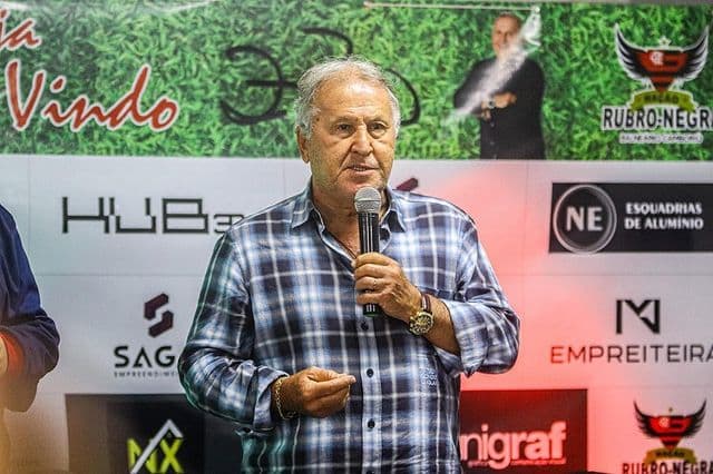 Zico critica gramado sintético: 'Não suporto'