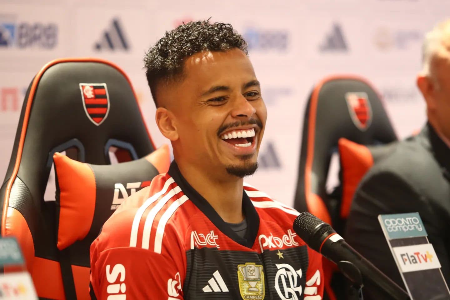 Menin explica como Flamengo venceu Palmeiras e tirou Allan do Atlético-MG
