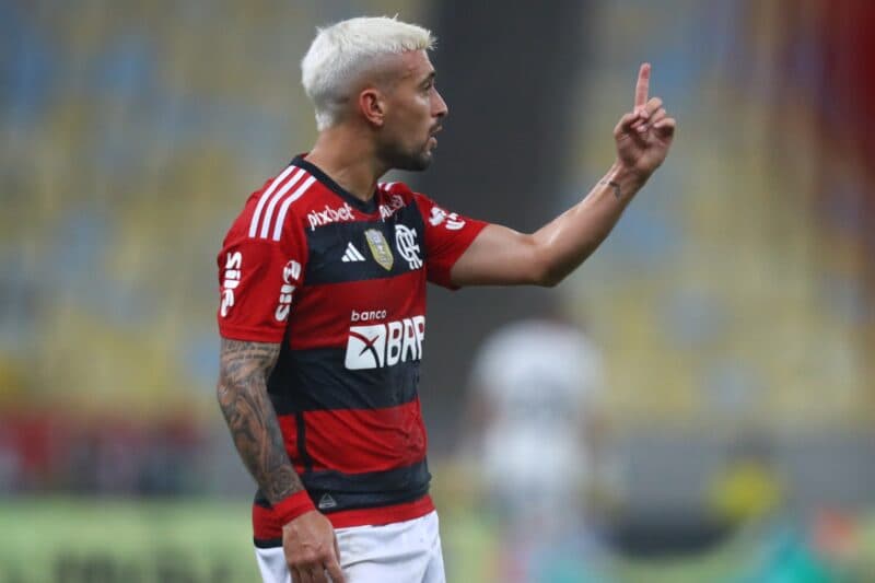 Com o gol na partida contra o Grêmio pela Copa do Brasil, Arrascaeta se tornou o jogador mais decisivo do Brasileirão no semestre