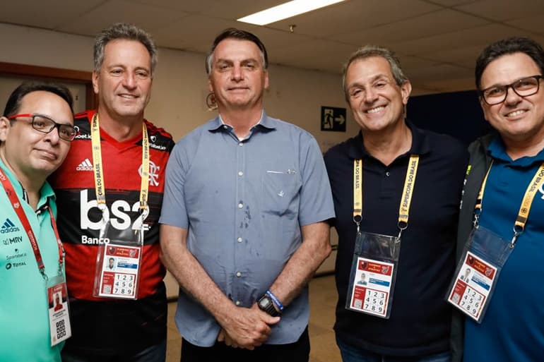 E-mails obtidos pela CPI dos Atos Golpistas revelaram três encontros fora da agenda entre o então presidente Bolsonaro e diretor do Flamengo