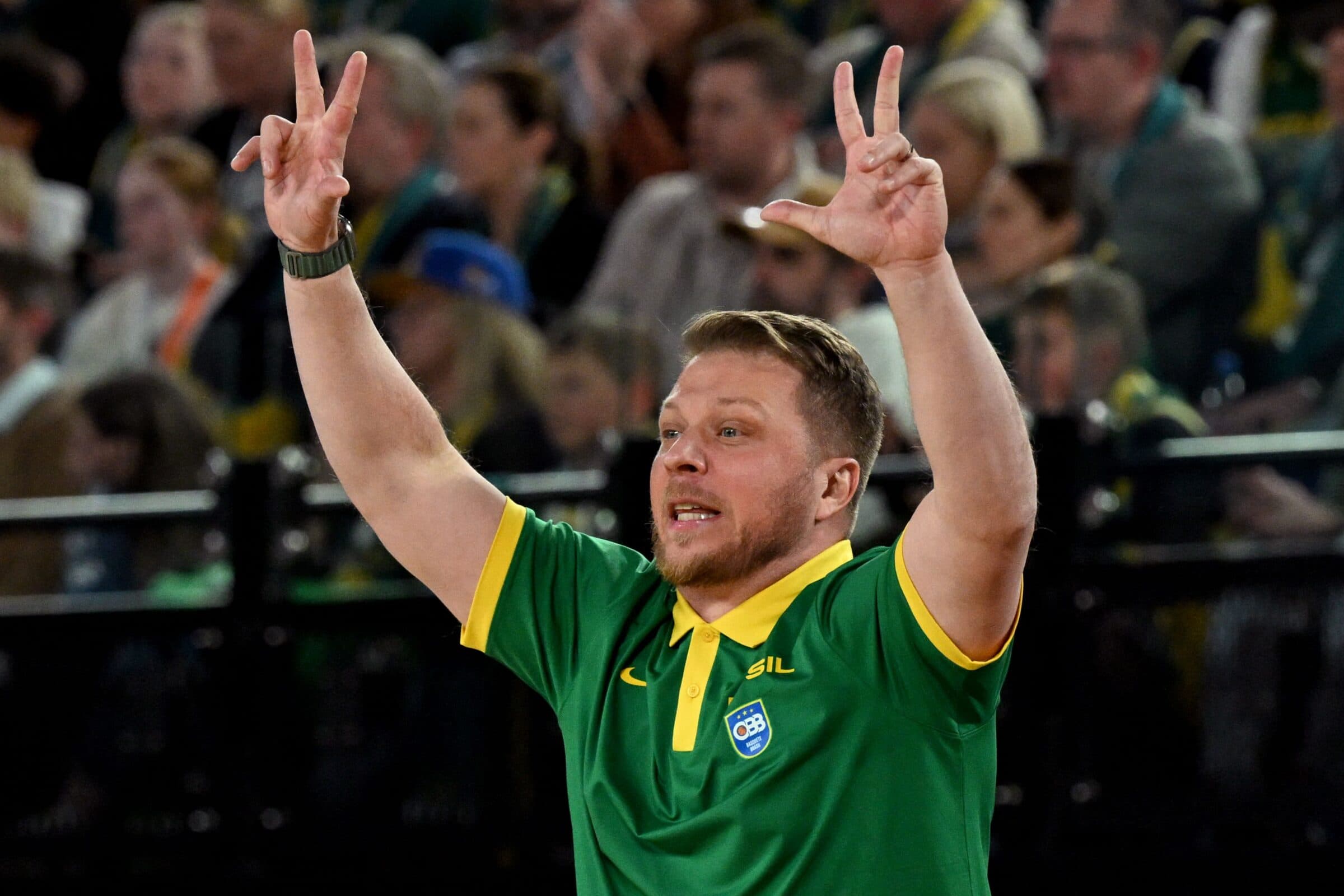 Gustavo De Conti corta 2 atletas do Flamengo para Copa do Mundo de Basquete