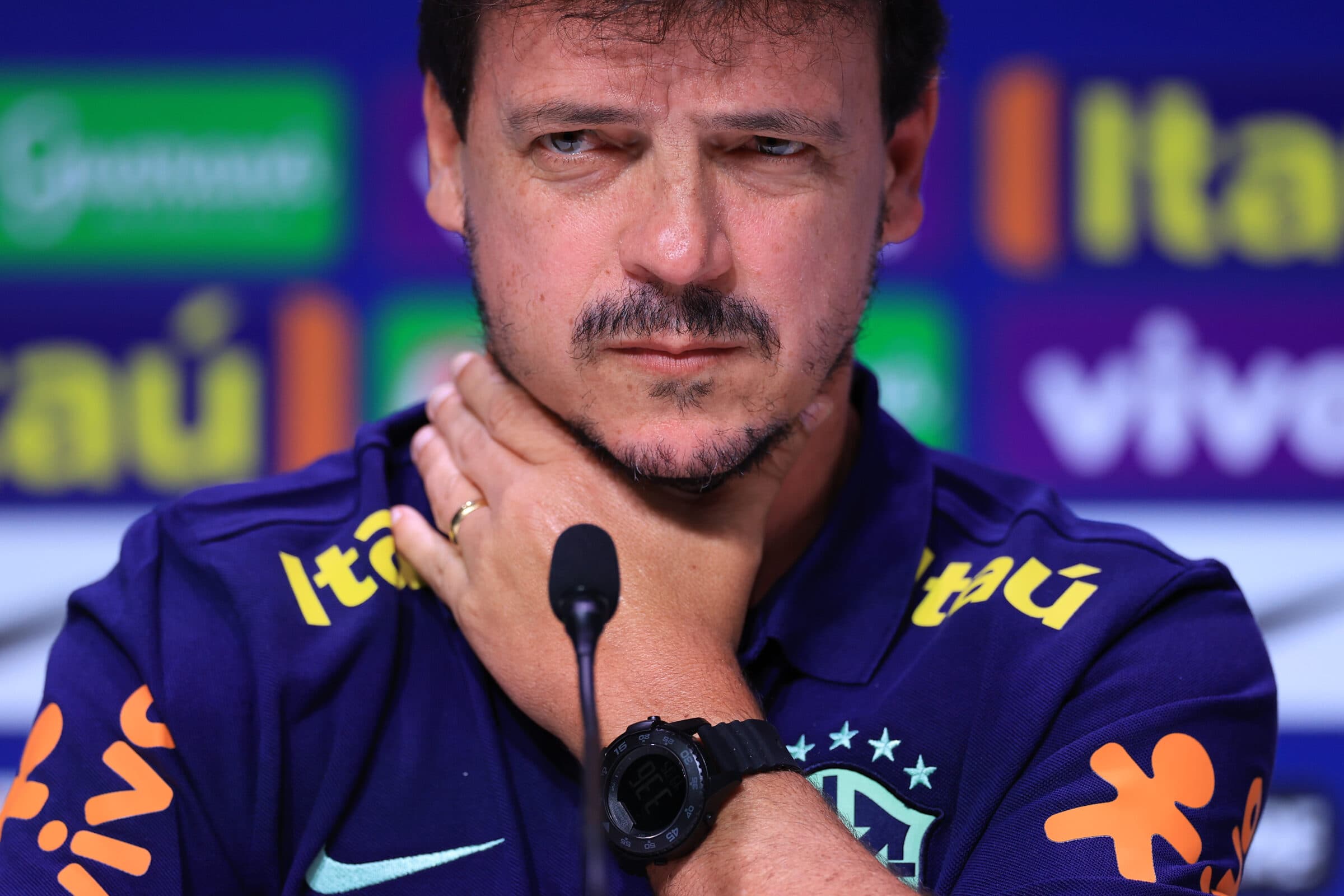 Fernando Diniz, técnico do Fluminense e Seleção Brasileira, fez primeira convocação e deixou Pedro de fora para entrada de Matheus Cunha