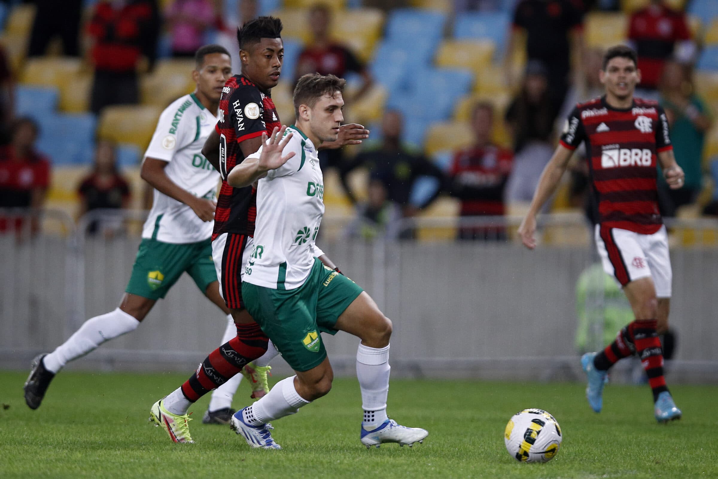 Flamengo enfrenta o Cuiabá pelo Brasileirão