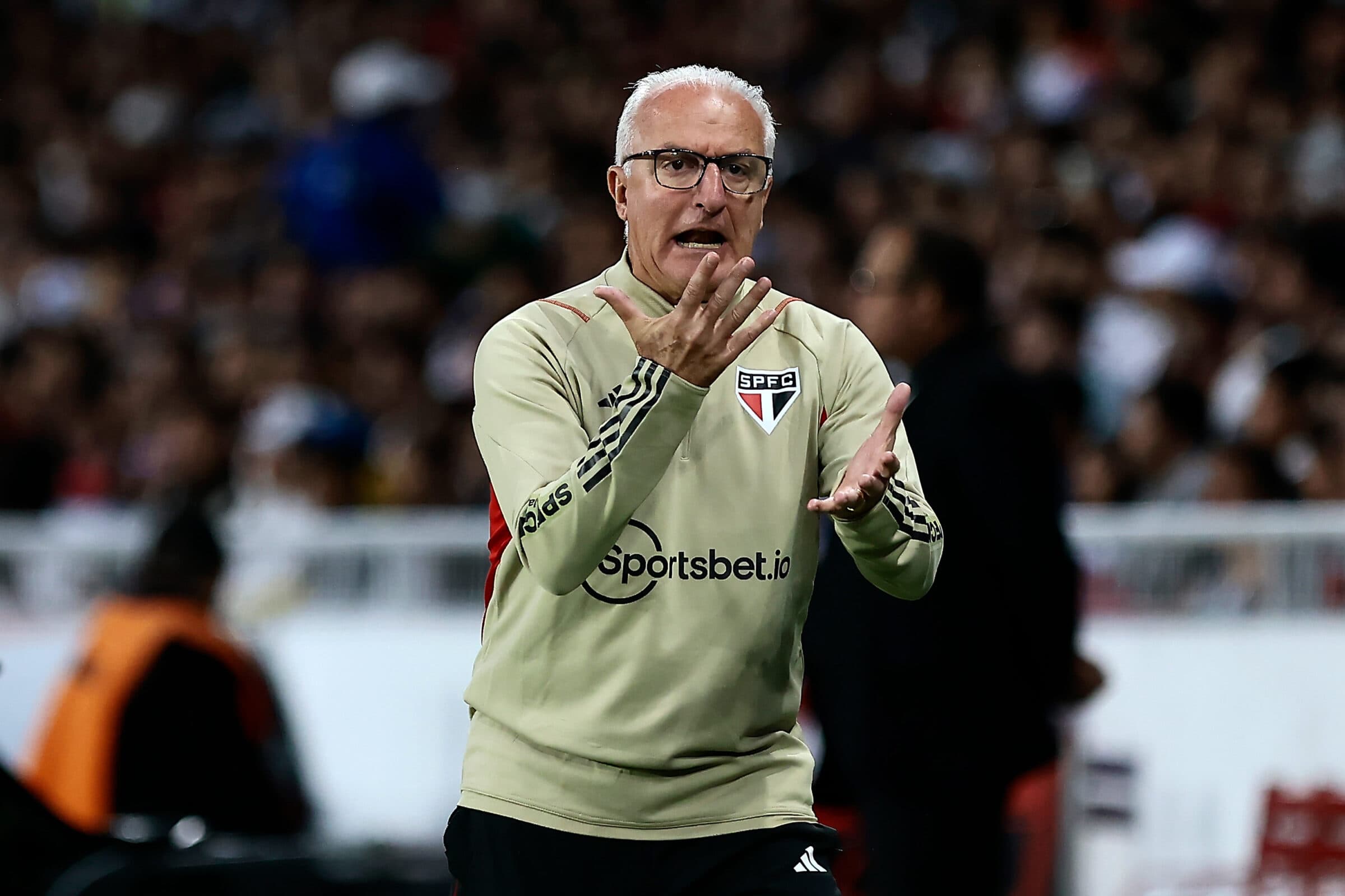 São Paulo de Dorival Júnior tenta segurar jogadores para final da Copa do Brasil contra o Flamengo