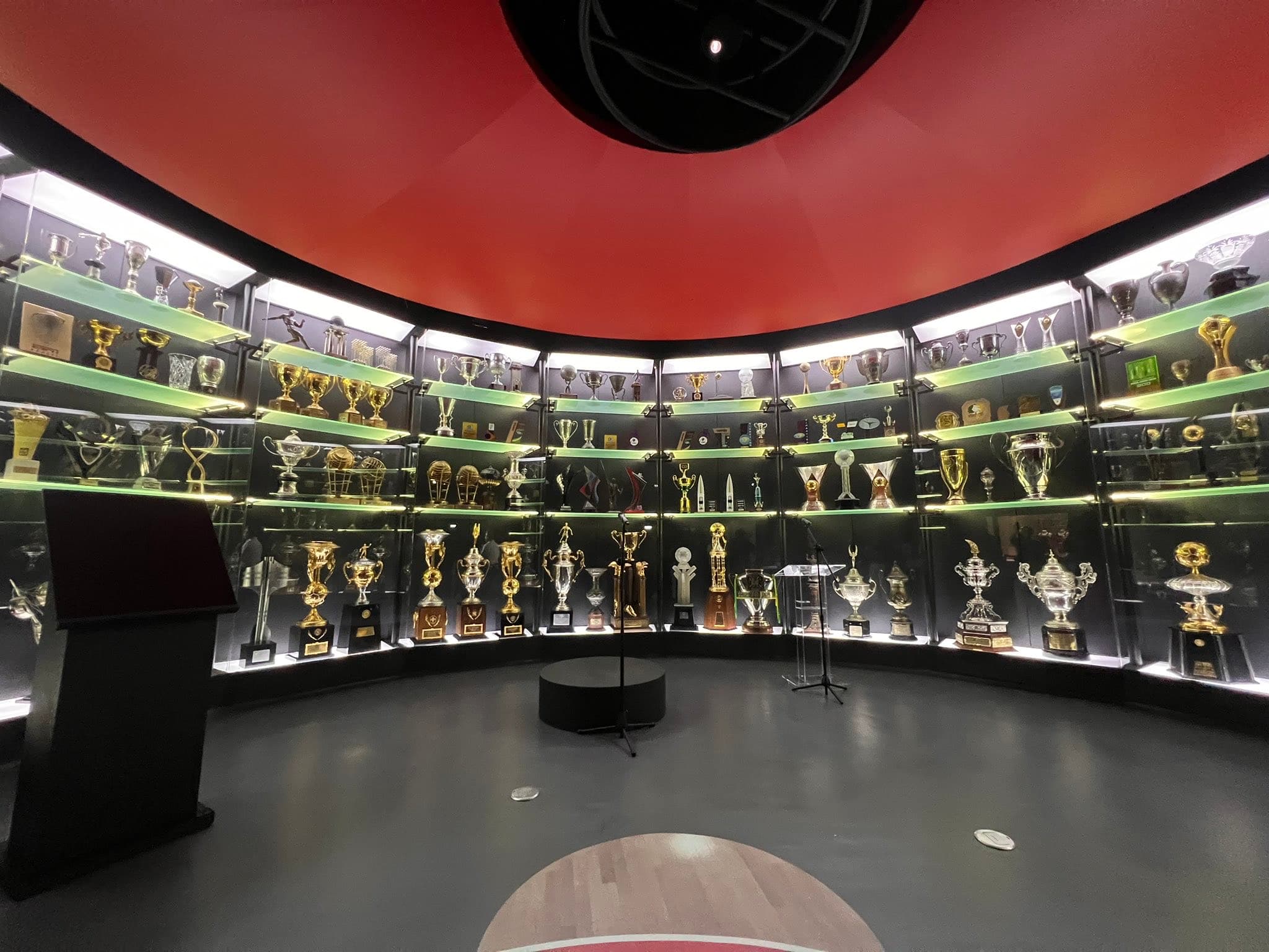 Sala de troféus do novo Museu do Flamengo