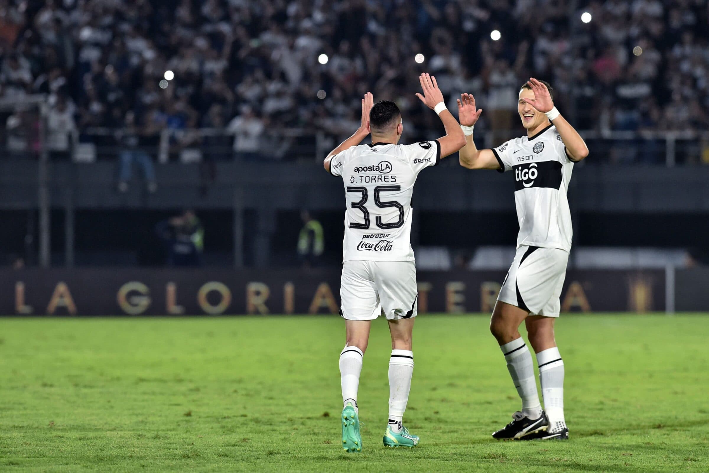 Olimpia, adversário do Flamengo, é um dos reis da reviravolta na Libertadores