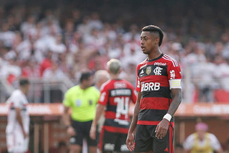 Sem ainda ter entrado em um acordo para renovar com o Flamengo, Bruno Henrique vira alvo do Palmeiras de Leila Pereira no mercado