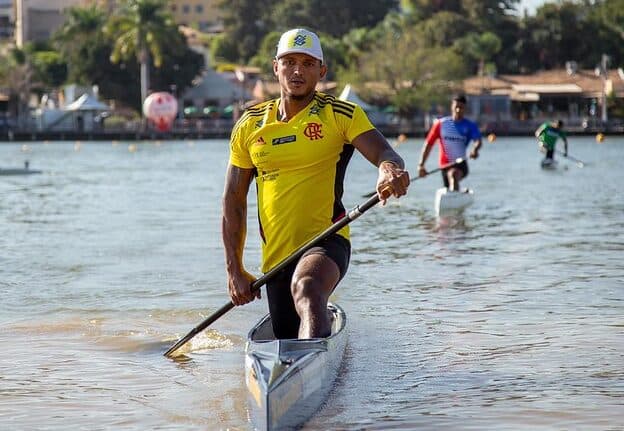 Atleta do Flamengo, Isaquias Queiroz conquista medalha de ouro no Campeonato Brasileiro de Canoagem