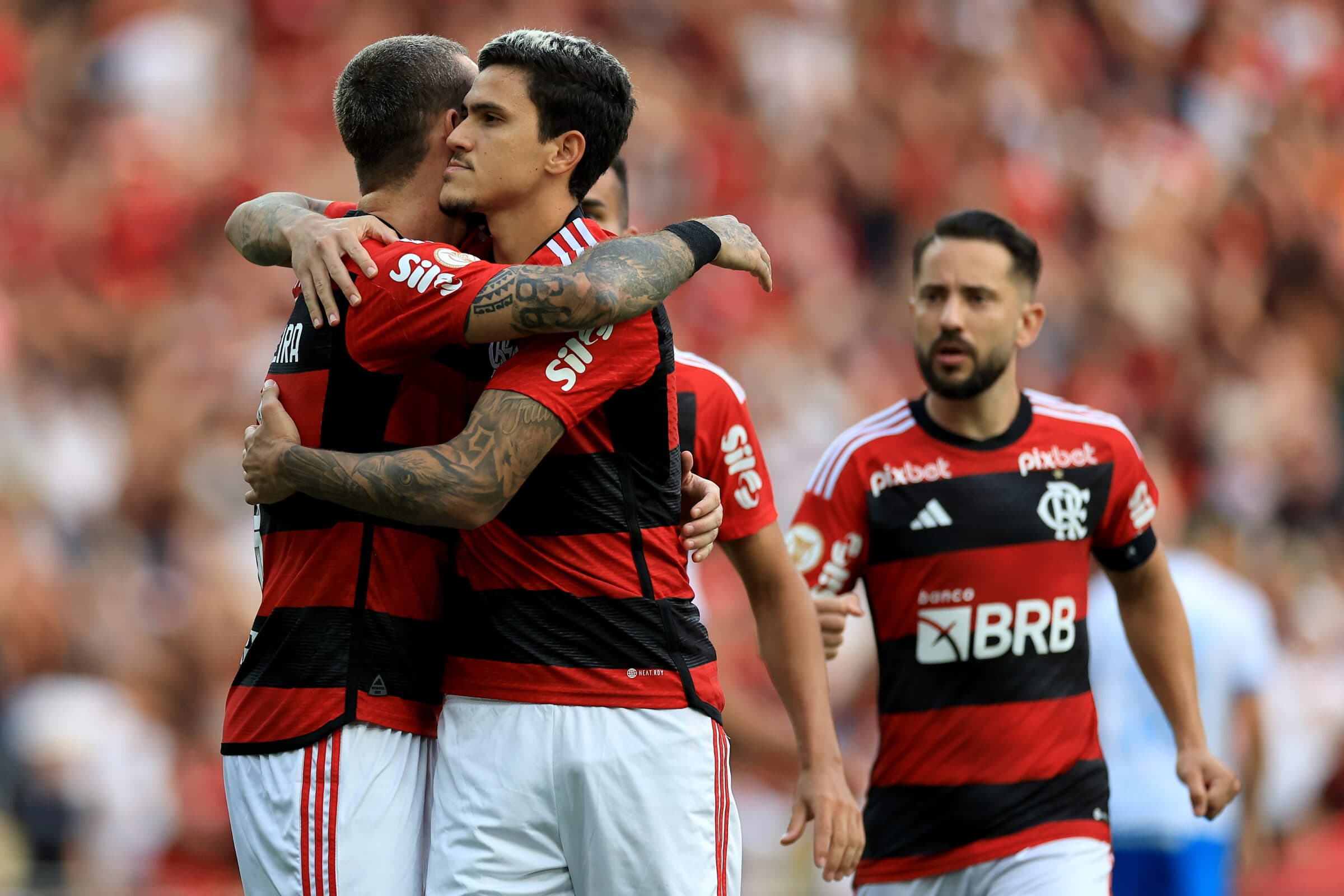 Pedro comemora gol pelo Flamengo
