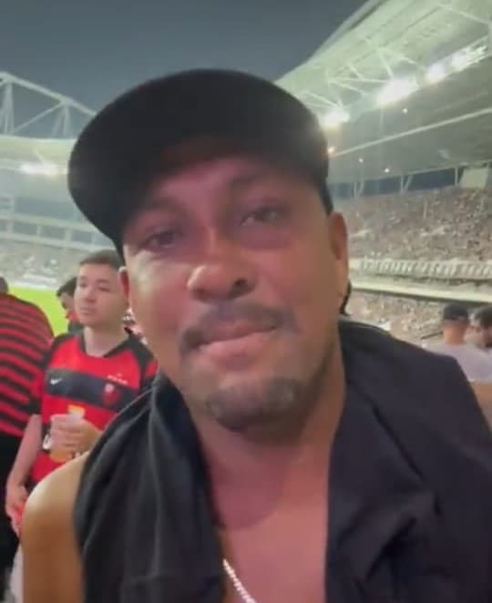 Souza, criador do Chororô, no Nilton Santos durante jogo entre Flamengo e Botafogo;