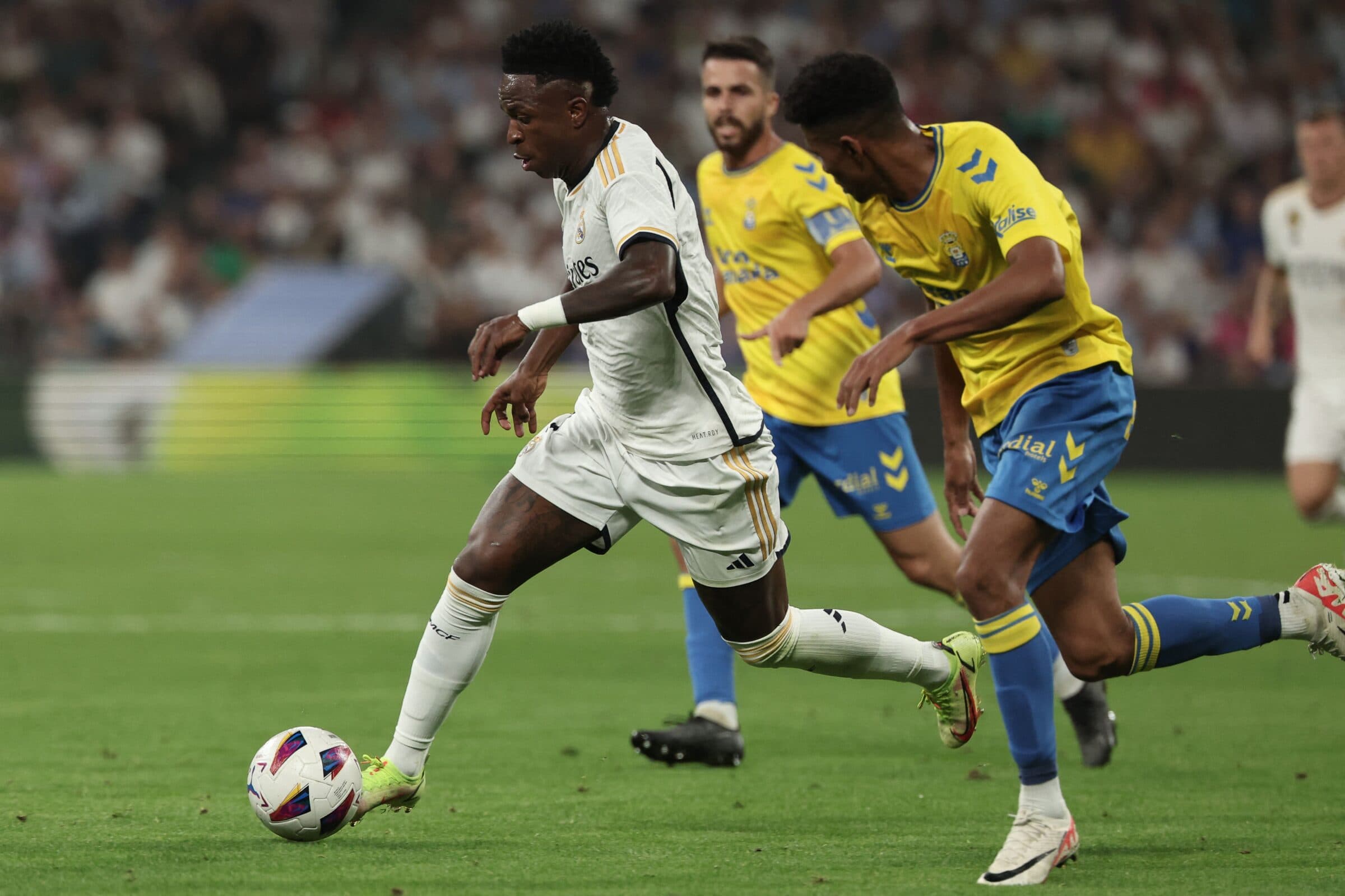 Recuperado de lesão, Vini Jr voltou a jogar pelo Real Madrid em vitória contra o Las Palmas na La Liga