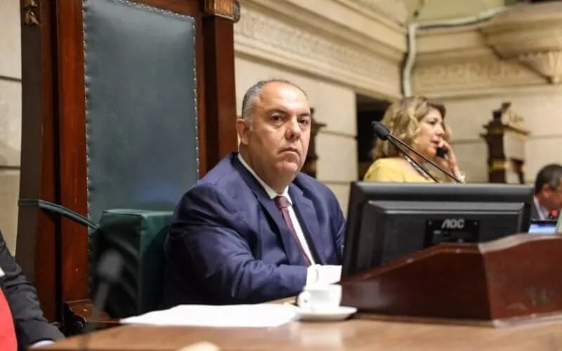 Política do PSOL pede cassação de Marcos Braz por quebra de decoro. Dirigente do Flamengo assinalou presença na Câmara na hora da confusão