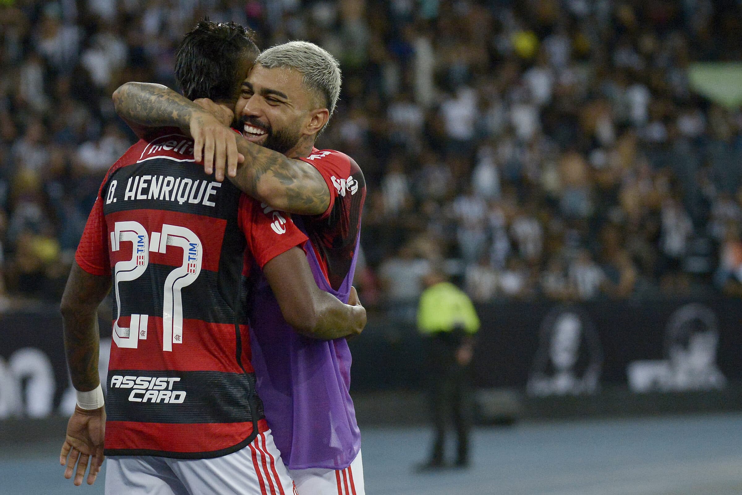 Após festa polêmica, Gabigol passa 1º jogo inteiro de Brasileiro no banco desde 2019