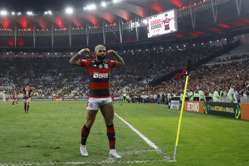 Portal 'Casa Vogue' detalhou sobre reforma na casa de Gabigol. Pais do atacante do Flamengo quiseram deixa a identidade do atleta na mansão