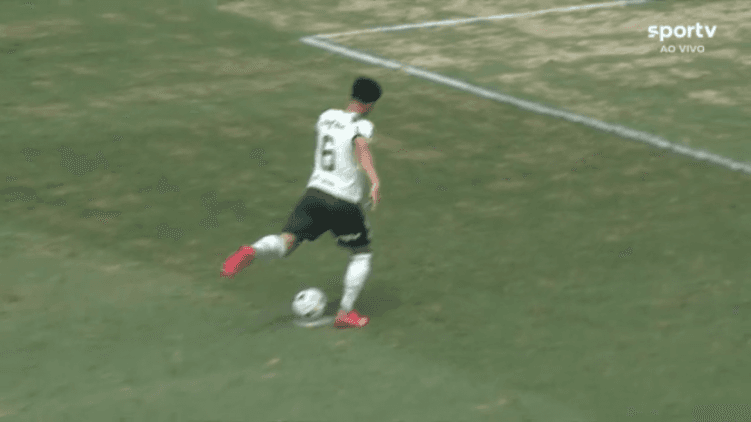 Ian, do Palmeiras, desperdiçou pênalti na final do Brasileiro Sub-20 contra o Flamengo por fazer paradinha.