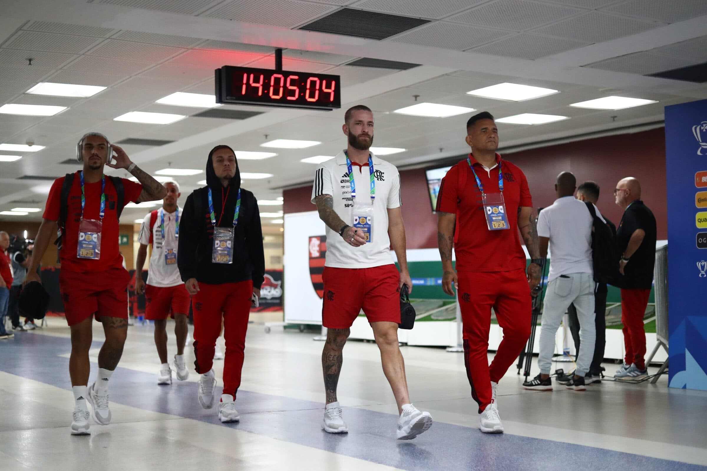 Vídeo de Marcos Braz agredindo torcedor em shopping no Rio chega aos jogadores do Flamengo