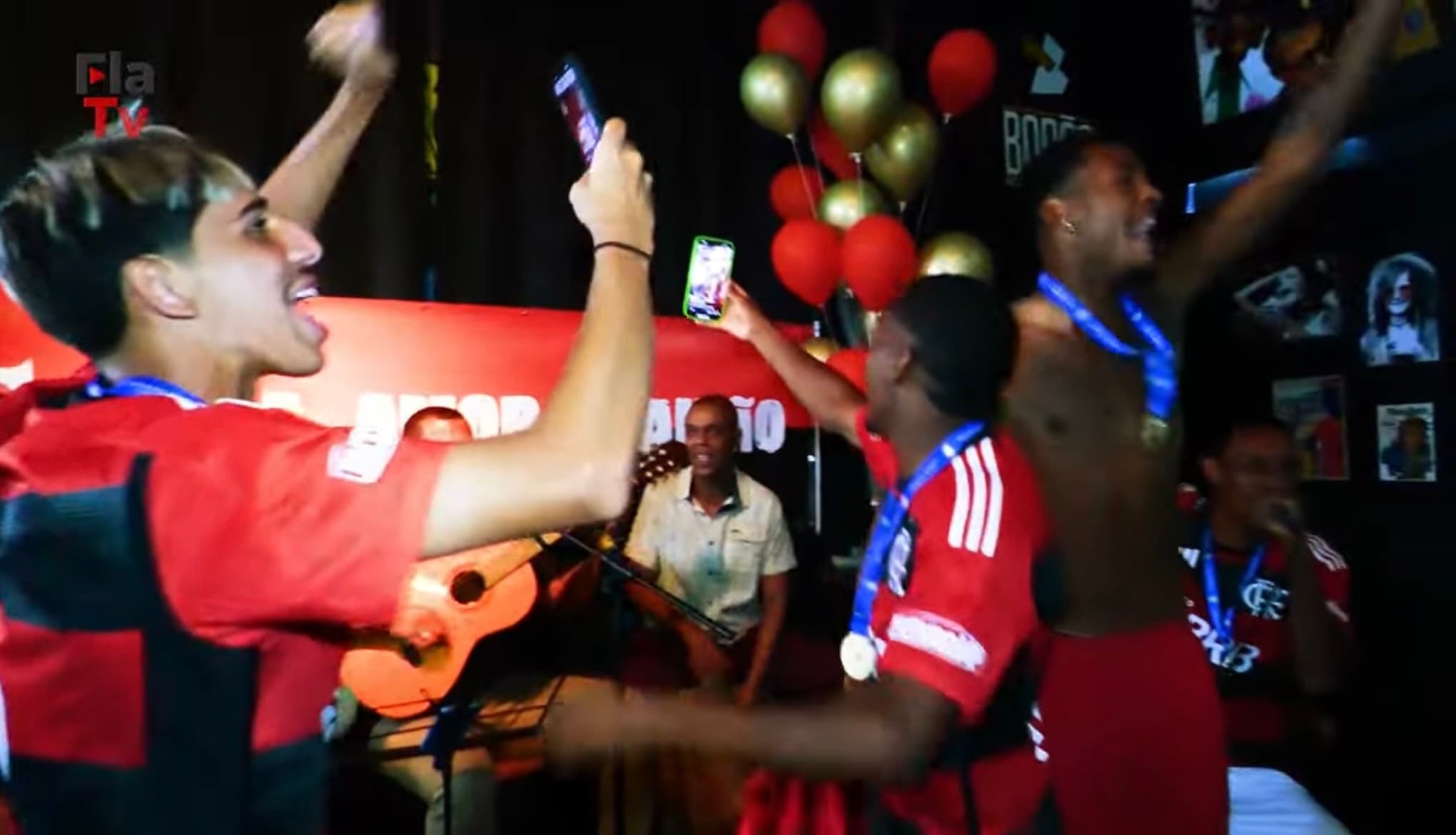 Promessa de pix e festa na churrascaria: bastidores do título do Flamengo Sub-20