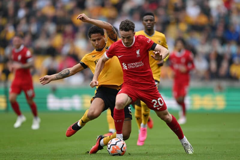 João Gomes se destaca defensivamente, mas Wolverhampton perde de virada para o Liverpool na Premier League
