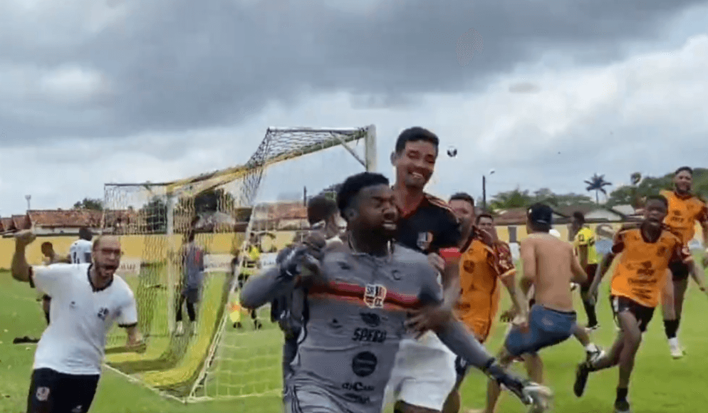 Ex-Flamengo, Felipe comemora acesso à Série A do Paraense com o Santa Rosa