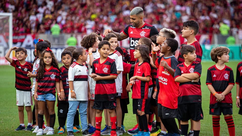 Ídolo do Flamengo, Gabigol aproveita Dia das Crianças para lançar obra especial e incentivar o hábito da leitura desde cedo