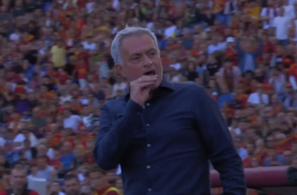 Técnico da Roma, Mourinho "imita" Tite e acaba expulso na Itália
